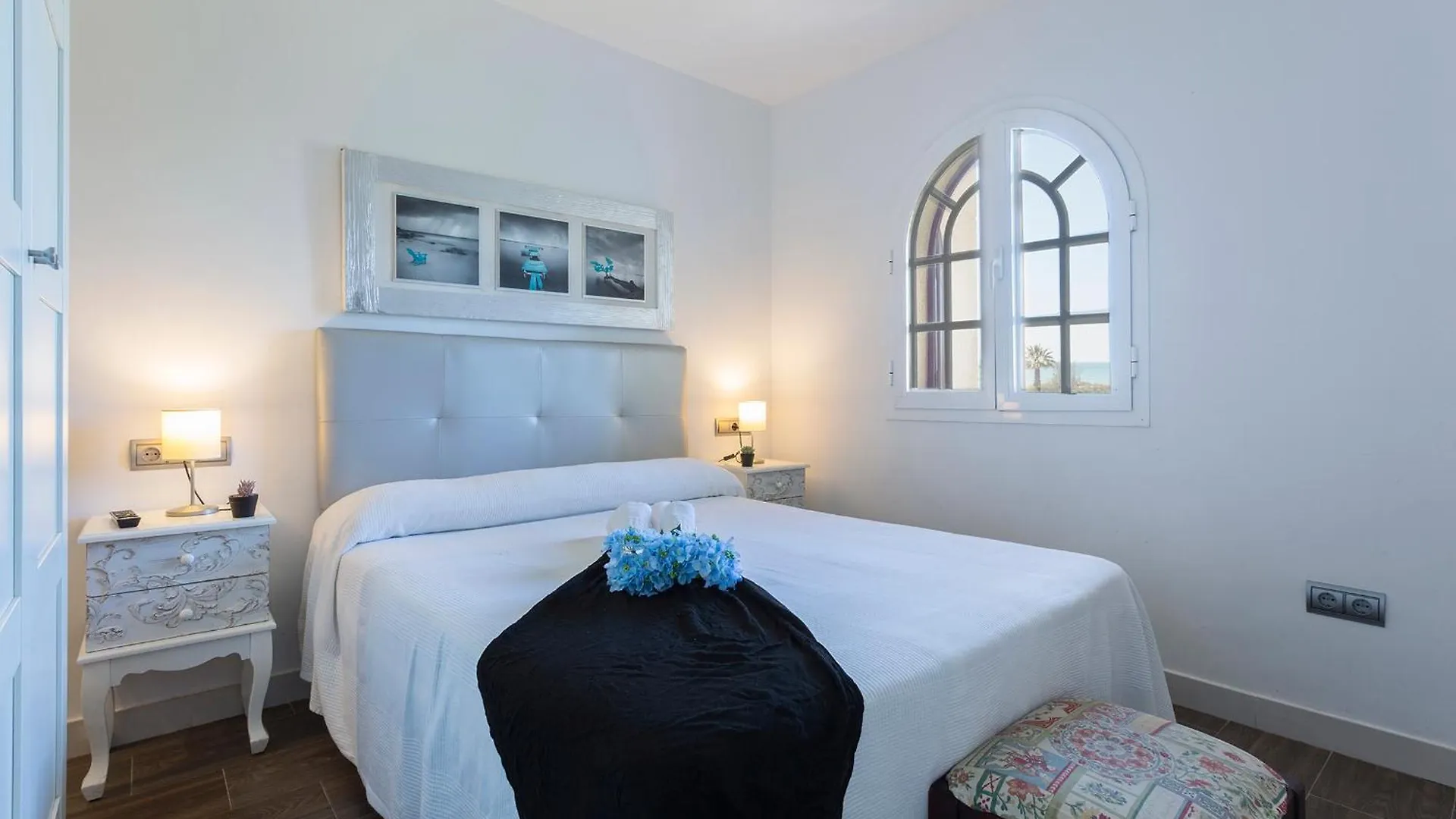 5 Rooms 5 Banos Acceso Playa Free Parking Cadiz 0*,  Spain